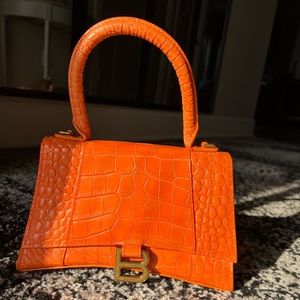 Hourglass Bag